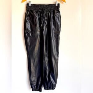 BLANK NYC Women Size XS Black Faux‎ Leather Night Crawling Joggers Pant